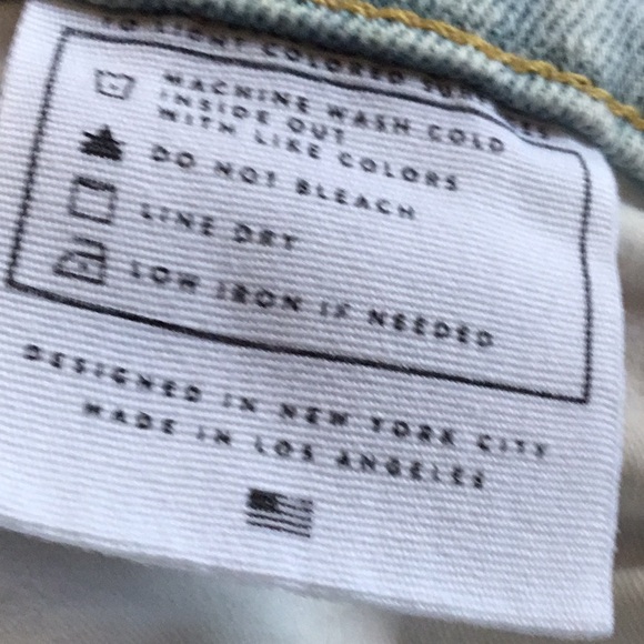 NWOT AYR Light Wash Distressed Jeans - Picture 4 of 6